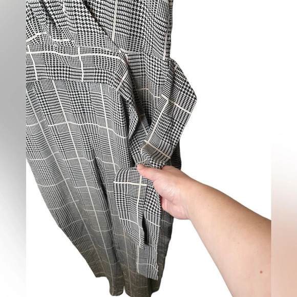 L'AGENCE Julia Plaid Jumpsuit In Black Multi Size 8 Sleeveless 100% Silk - Picture 10 of 13